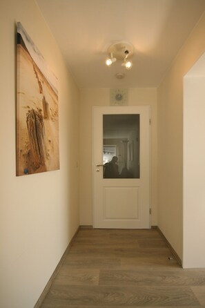 Interior - Comfortable apartment for up to 5 persons - 3 rooms, in top location, with free parking lot (Borkum)