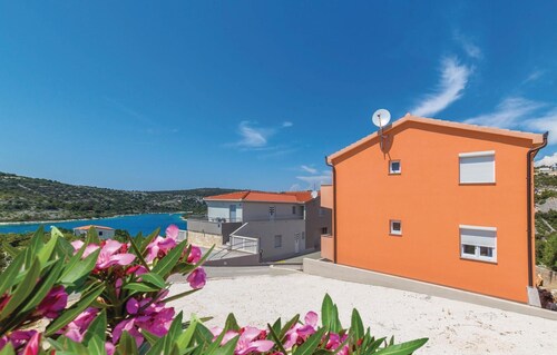 Cozy apartment in Sevid with WiFi