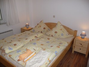 1 bedroom, WiFi, bed sheets - Apartment Leonie EG - Thatched Cottage right on the beach (Karlshagen)