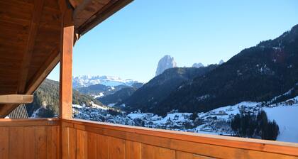 Schöne Dachwohnung - Free WIFI
