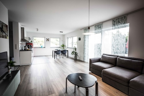 Lomahuoneisto Zirndorf / Bronnamberg