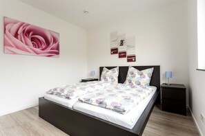 1 Schlafzimmer, Bügeleisen/Bügelbrett, Reisekinderbett, kostenloses WLAN