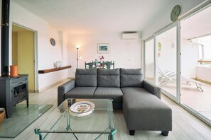 テレビ、DVD プレーヤー、書庫、ステレオ