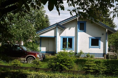 Cozy evenings in the log cabin, by the fireplace and in the wood-fired Finnish sauna