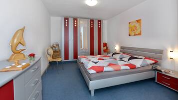 2 多间卧室、免费 WiFi、床单