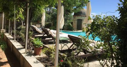 Exceptional XVIIᵉ property near Avignon - Charm & breathtaking views