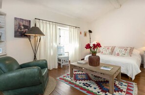 5 slaapkamers, een strijkplank/strijkijzer, wifi, beddengoed