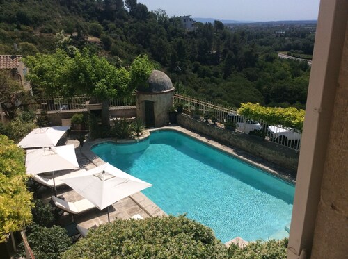 Exceptional XVIIᵉ property near Avignon - Charm & breathtaking views