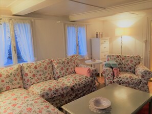 TV, DVD player, books - Very nice and sunny apartment on the sun terrace Amden (Amden)