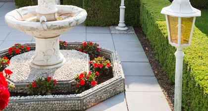 Central, quiet, vacation ambience, near Cologne Trade Fair & Mediterana