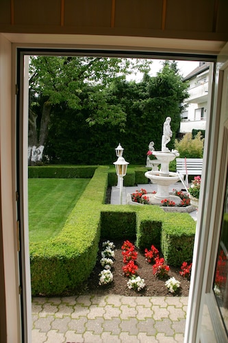 Central, quiet, vacation ambience, near Cologne Trade Fair & Mediterana