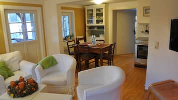 TV, DVD player, books, video library