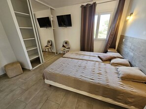 2 soverom, strykejern/-brett og internettilgang