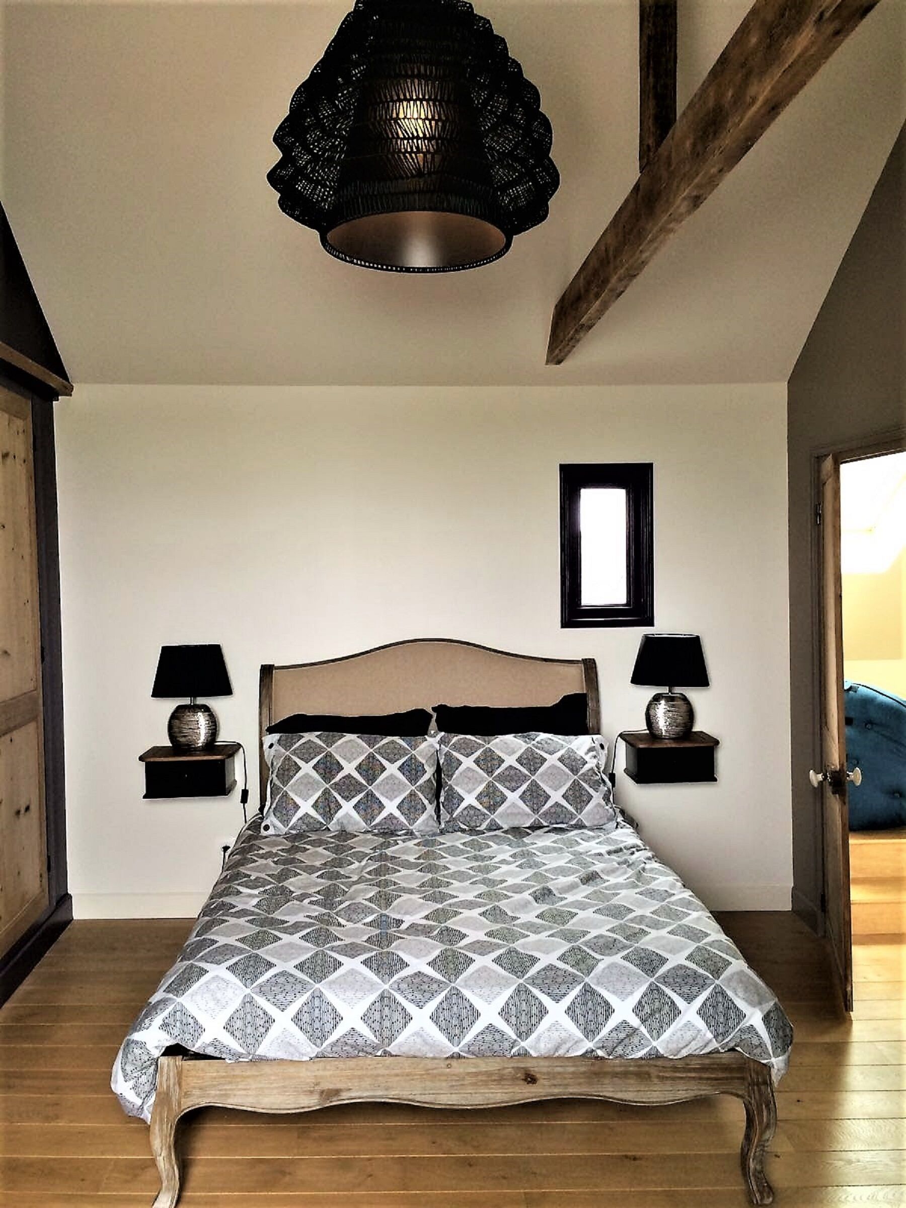 4 chambres, fer et planche à repasser, lit parapluie, Wi-Fi gratuit