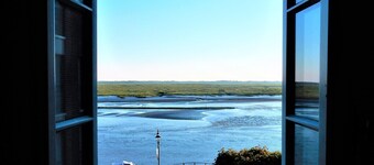 Cottage view bay renovated with style & charm 8 p.