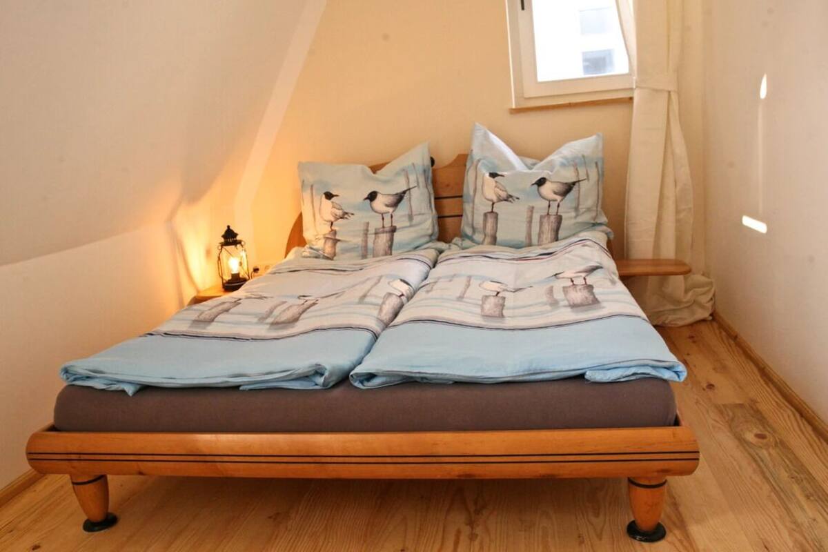 Apartment, 2 Bedrooms (Backboord Including Cleaning Fee 99€) | 2 bedrooms, hypo-allergenic bedding, iron/ironing board (on request)