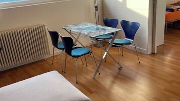 2 chambres, bureau, lit parapluie, Wi-Fi gratuit