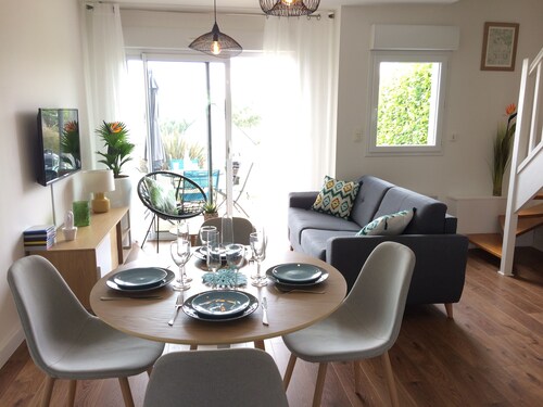 Quiet house for 4 people in private domain with swimming pool - golf and beach nearby