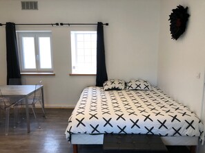 Fer et planche à repasser, Wi-Fi, draps fournis