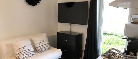 TV, music library, video library