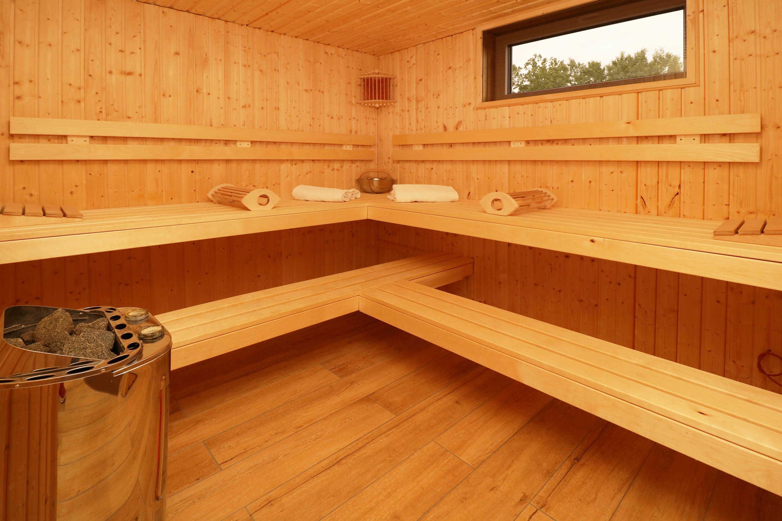 Moderne Sauna im Ferienhaus Hinnerk in Karlshagen auf der Insel Usedom.