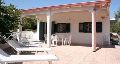 Villa avec grand terrasse, grill. Salon avec cheminée. Repos/ nature.Wifi gratis