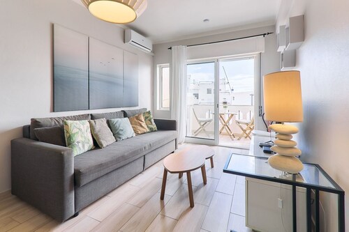 Apartment Margit with sea view – 50 metres from the sea