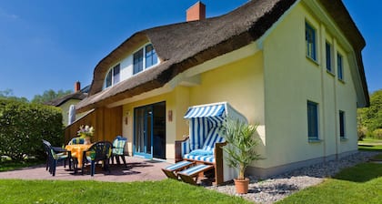 Reetdachhaus Eibe 2 mit Kamin Sauna WLan - DHH Eibe 2