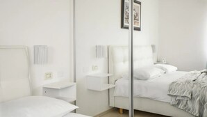3 Schlafzimmer, Zimmersafe, Schreibtisch, Bügeleisen/Bügelbrett
