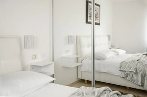 3 slaapkamers, een kluis op de kamer, een bureau