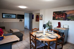 Dining - Comfortable apartment in a quiet neighbourhood (Port-Vendres)