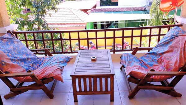 Outdoor dining - superb Villa with garden (Krabi)