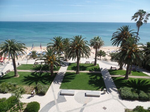 Exceptional apartment seafront