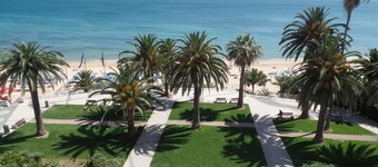 Exceptional apartment seafront