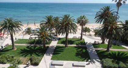 Exceptional apartment seafront