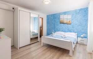 4 habitaciones, caja de seguridad en la habitación y cuna de viaje 