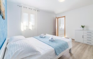 4 soverom, safe på rommet, reiseseng for barn og wi-fi (inkludert)