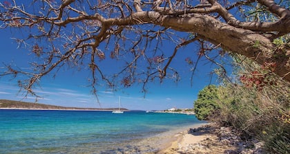 3 huoneen majoitus Barbat