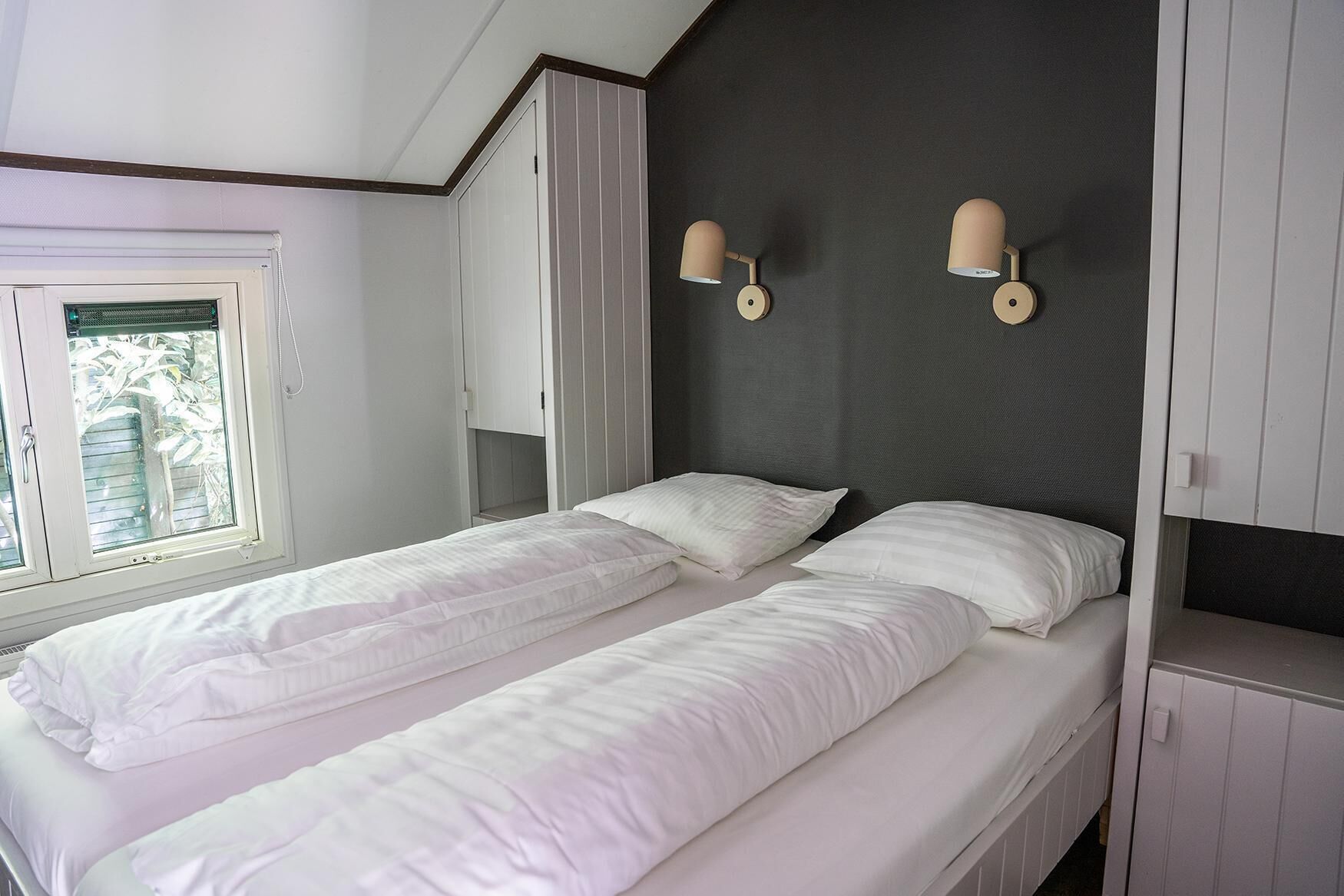 3 bedrooms, internet, bed sheets