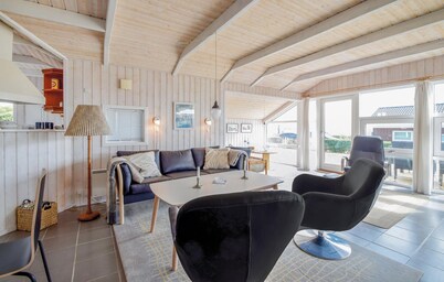 Amazing home in Bjert with WiFi