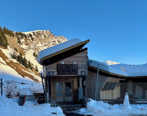 2-room apartment- at the foot of the slopes-Ideally located.