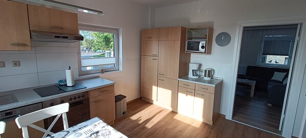 Køleskab, mikrobølgeovn, ovn, opvaskemaskine