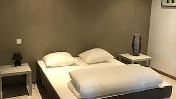 3 dormitorios, tabla de planchar con plancha, wifi y ropa de cama