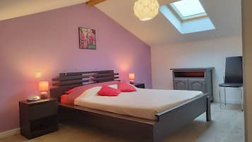3 chambres, fer et planche à repasser, lit parapluie, Wi-Fi gratuit