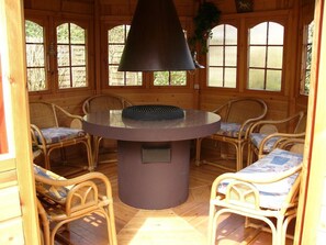 Dining - Here you will find harmony for the soul and body, garden & house are inviting (Damp)