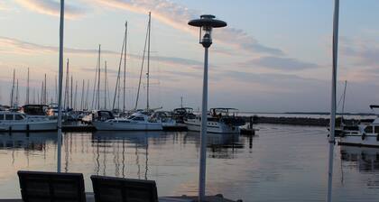 Cozy cottage in the park "De Kreek" in Bruinisse