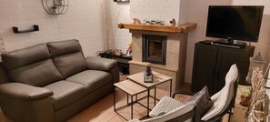 TV, lareira, DVD player