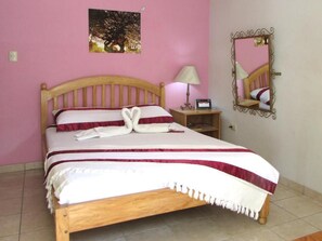 ダブルルーム ダブルベッド 1 台 | WiFi (無料)、ベッドシーツ