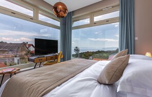 5 habitaciones, caja de seguridad en la habitación y cuna de viaje 