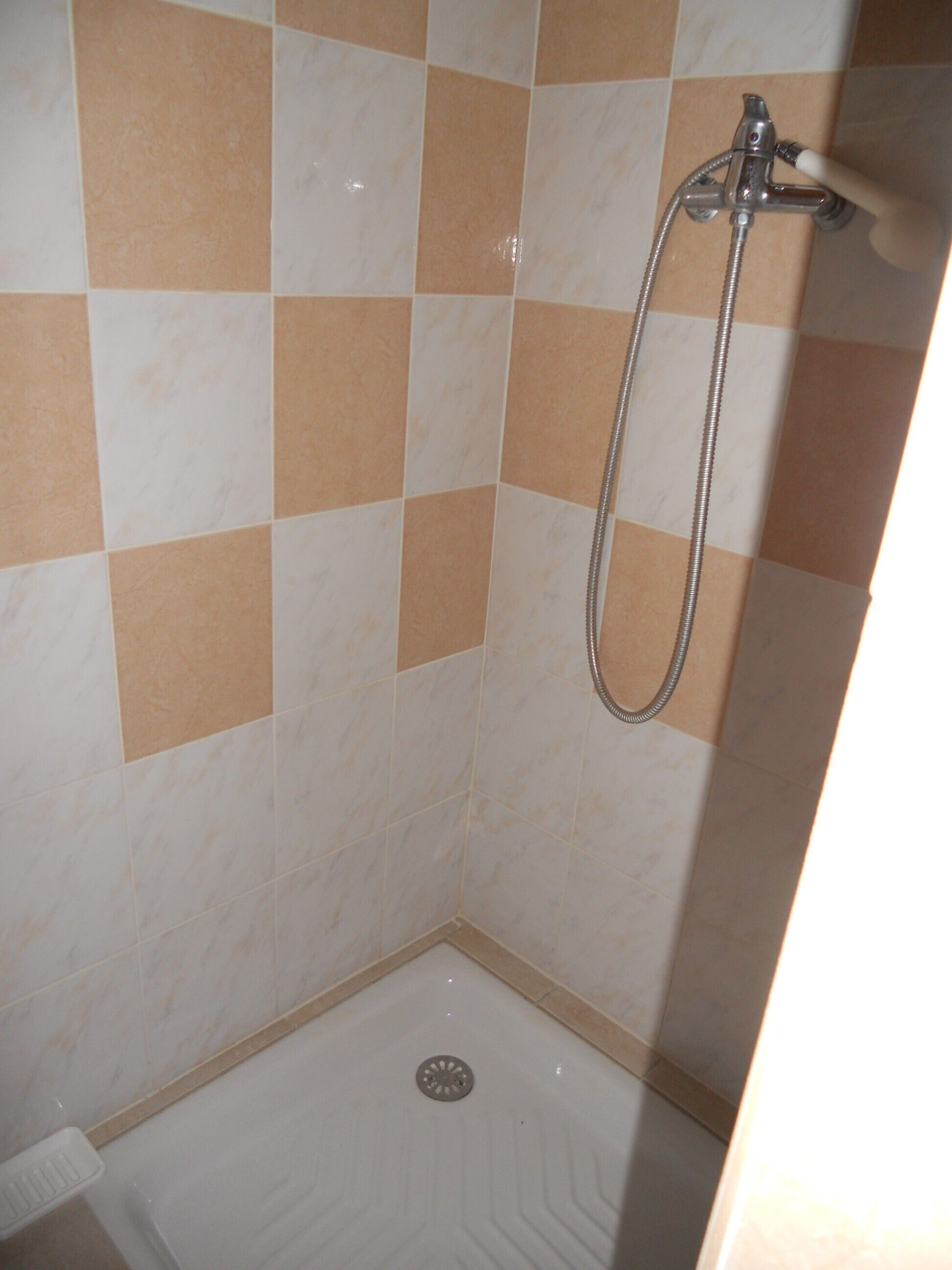 Een douche, een haardroger